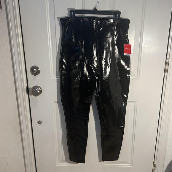Spanx pleather NWT pants black patent 1X fits like XL - Picture 2 of 6